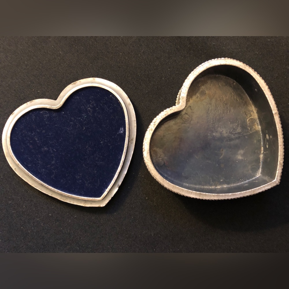 Vintage Metal heart trinket box gothic distressed look - Picture 6 of 10